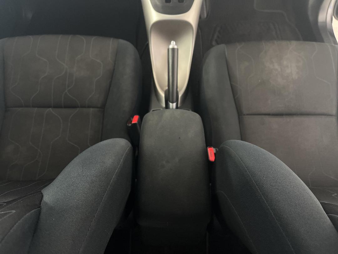 Photo '18' of Toyota Corolla Photo '18' of Toyota Corolla