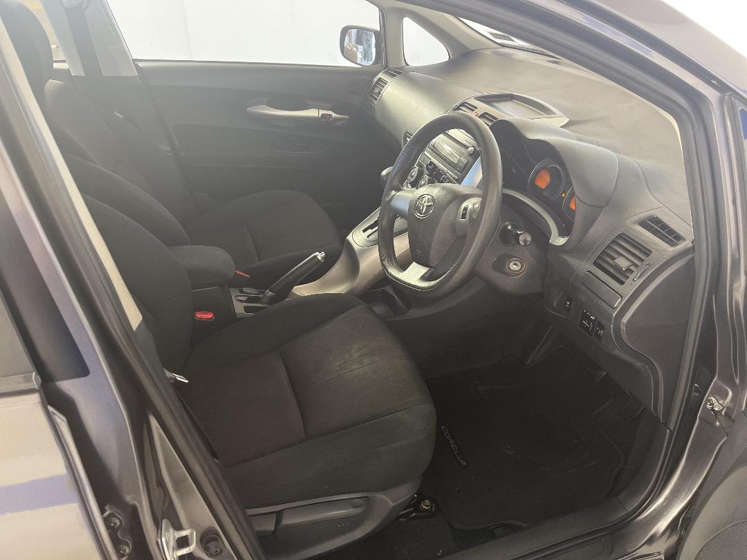 Photo '16' of Toyota Corolla Photo '16' of Toyota Corolla