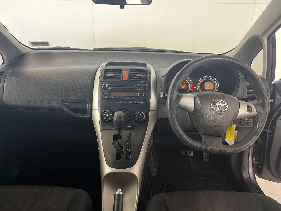 Photo '17' of Toyota Corolla Photo '17' of Toyota Corolla