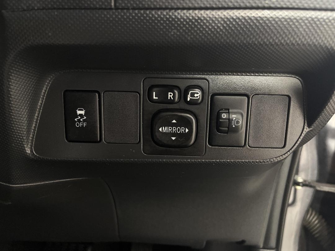 Photo '24' of Toyota Corolla Photo '24' of Toyota Corolla