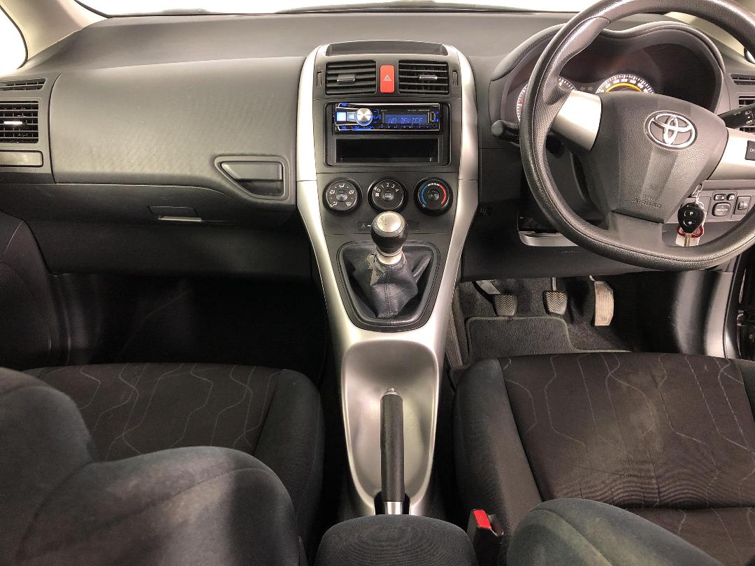 Photo '17' of Toyota Corolla Photo '17' of Toyota Corolla