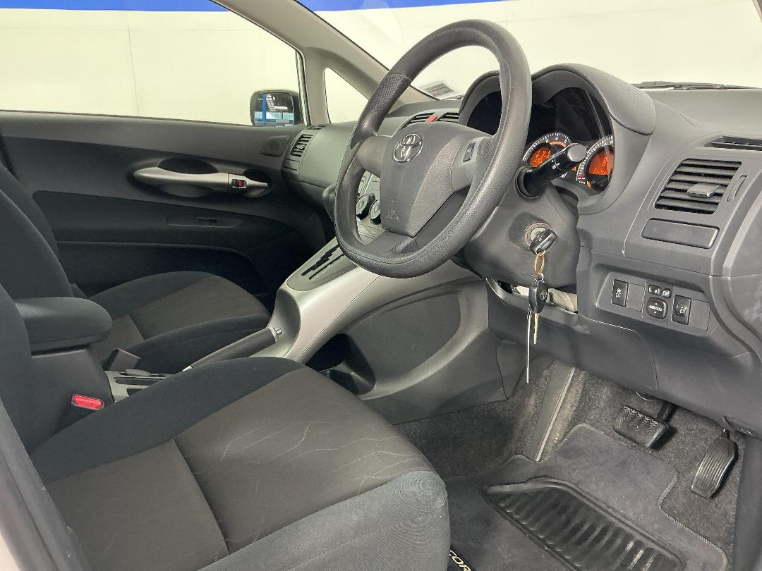 Photo '16' of Toyota Corolla