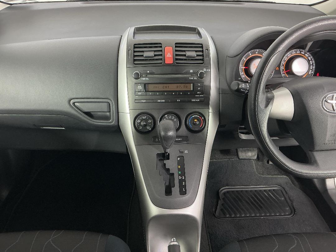 Photo '18' of Toyota Corolla