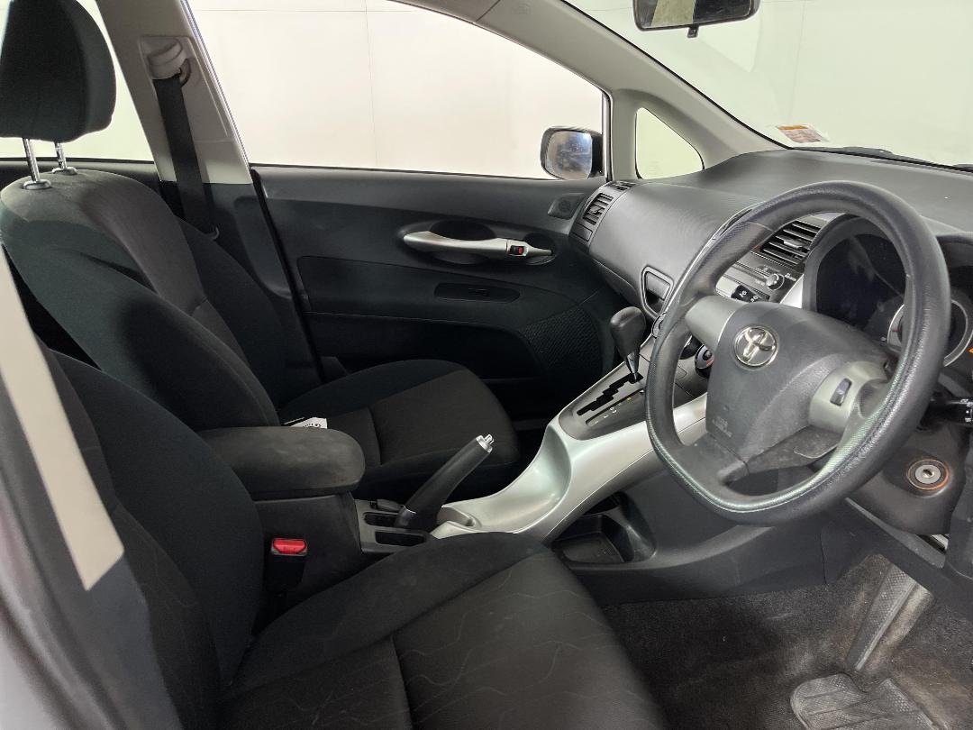 Photo '16' of Toyota Corolla