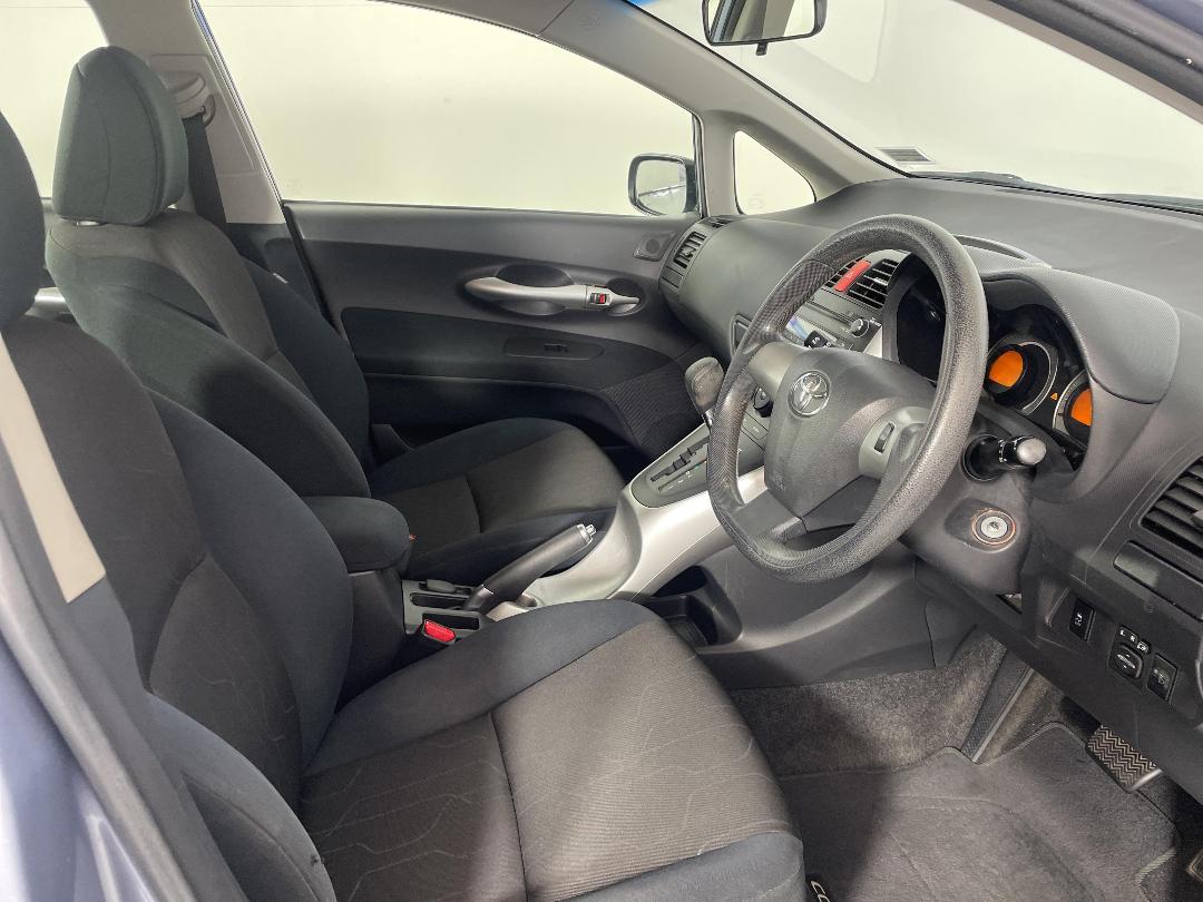 Photo '16' of Toyota Corolla