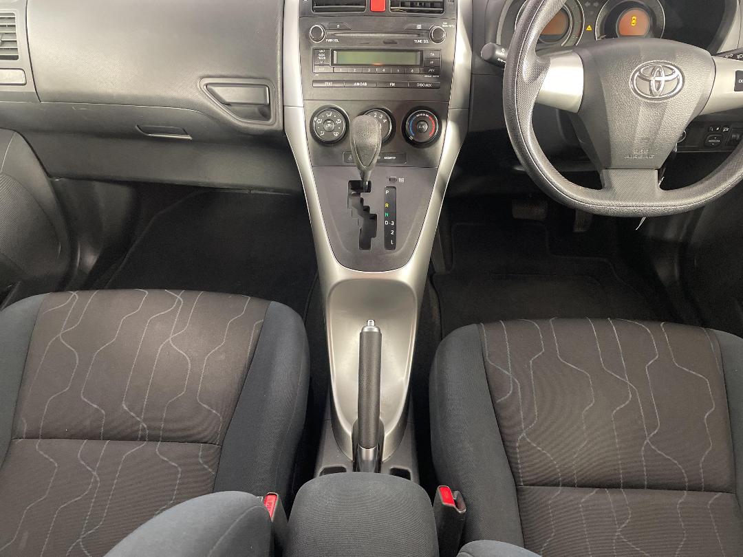 Photo '18' of Toyota Corolla