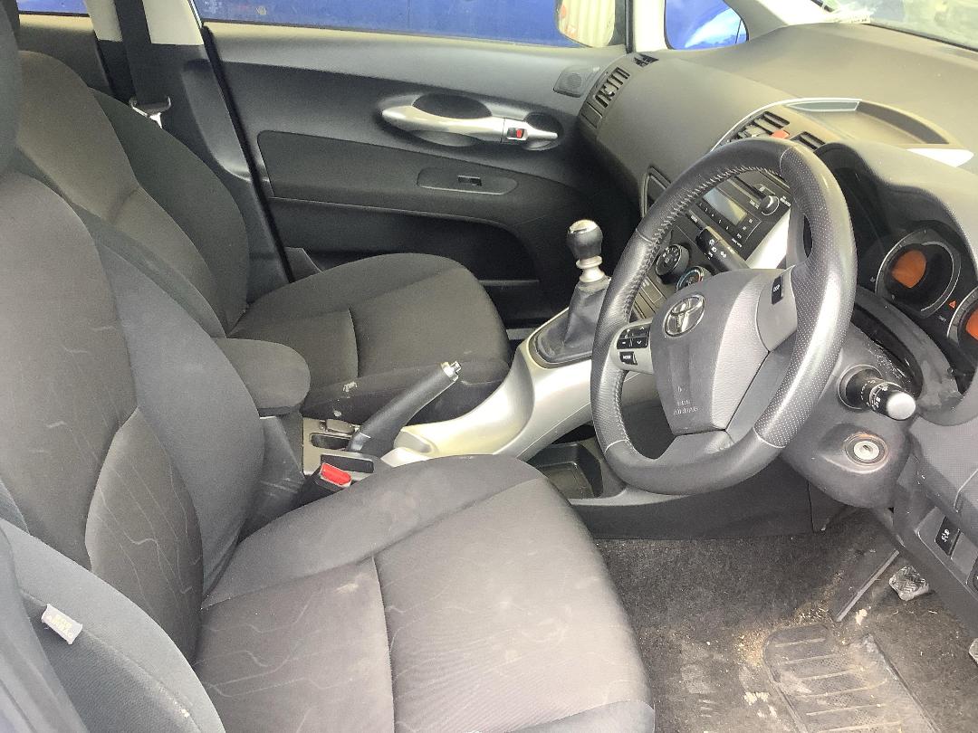 Photo '15' of Toyota Corolla Photo '15' of Toyota Corolla