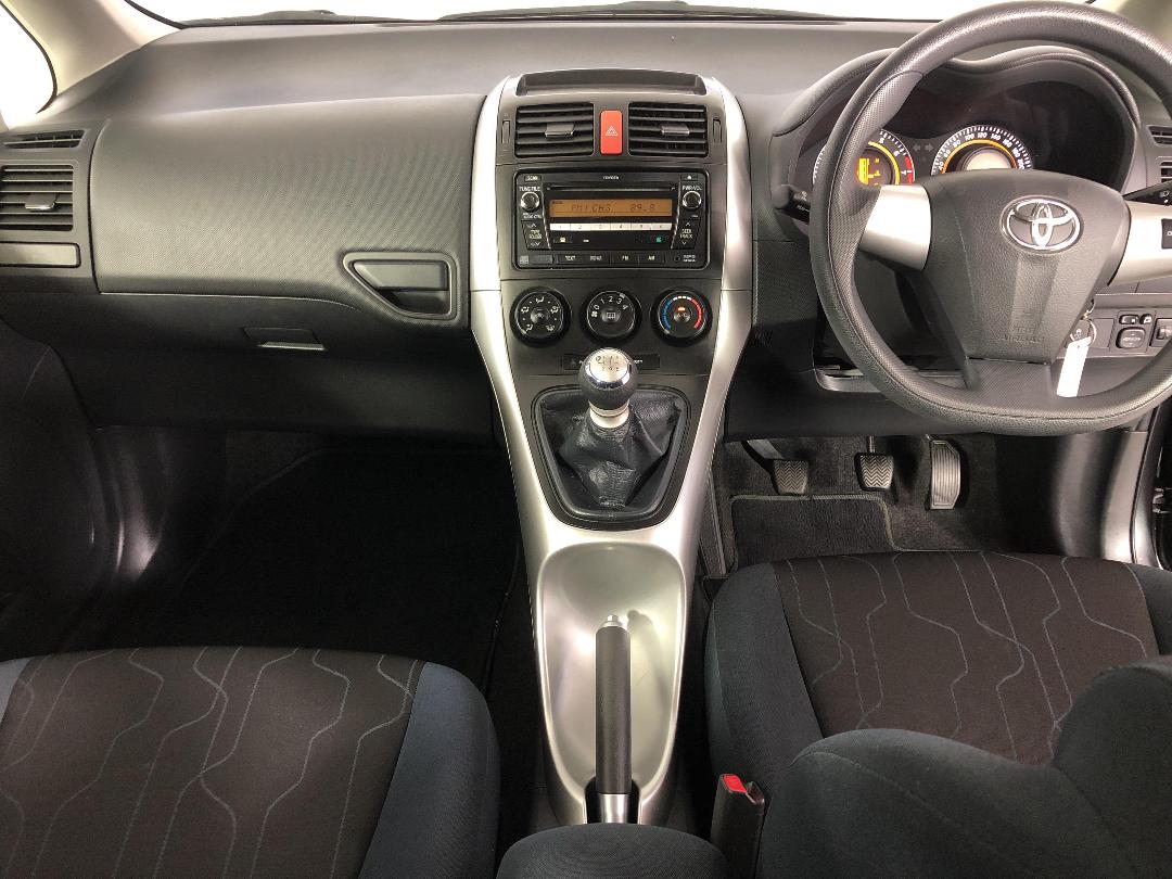 Photo '17' of Toyota Corolla Photo '17' of Toyota Corolla