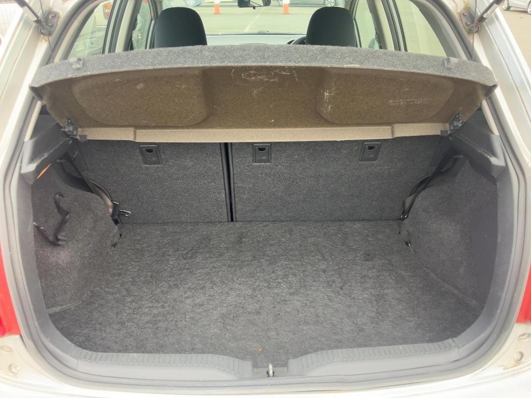 Photo '6' of Toyota Corolla GX