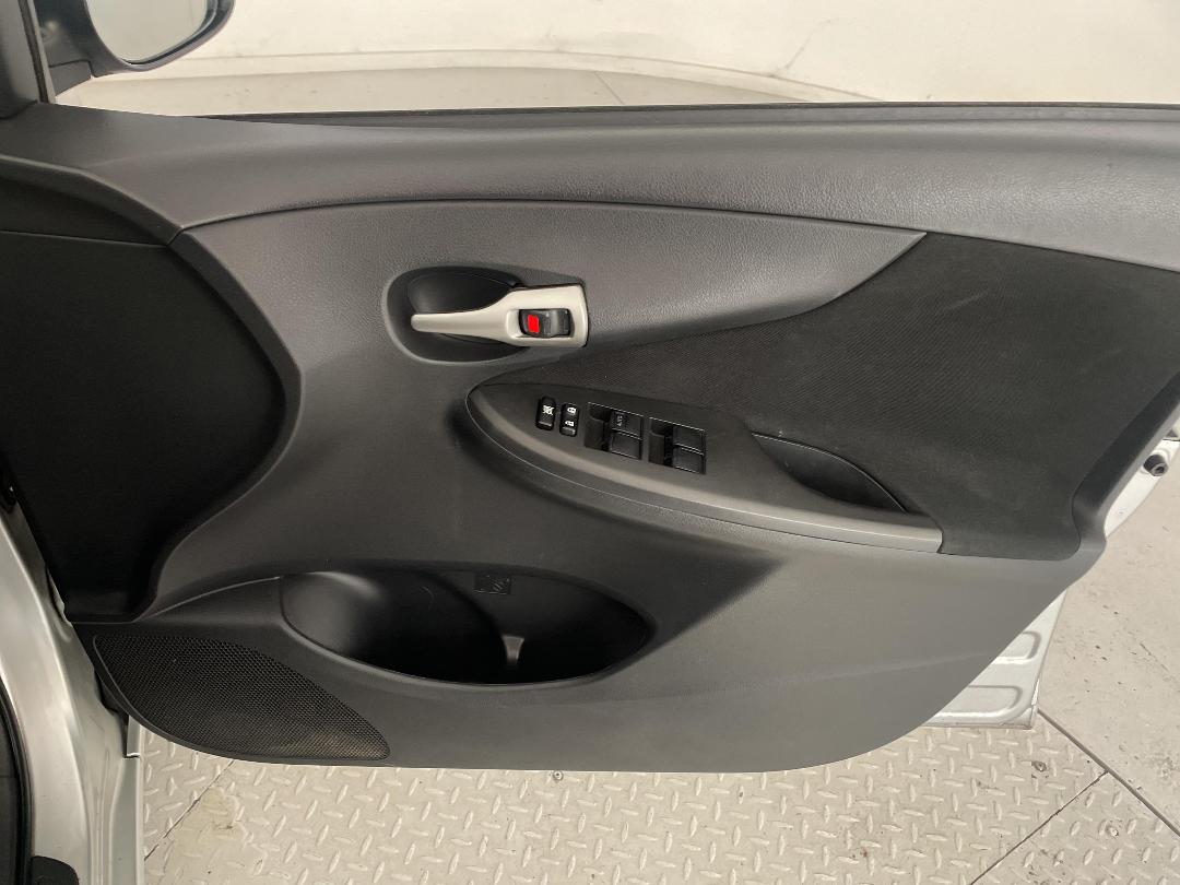 Photo '13' of Toyota Corolla GX