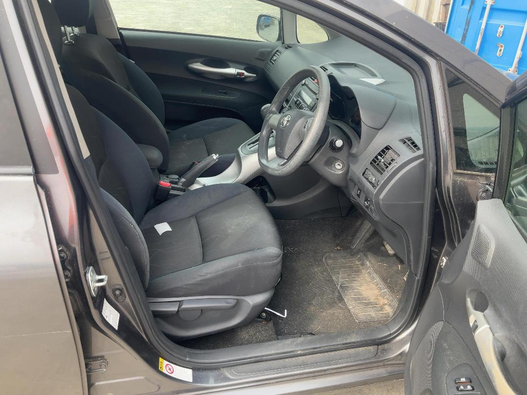 Photo '8' of Toyota Corolla GX Photo '8' of Toyota Corolla GX