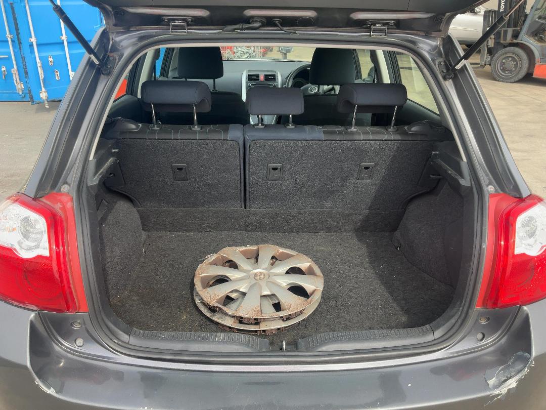 Photo '10' of Toyota Corolla GX Photo '10' of Toyota Corolla GX