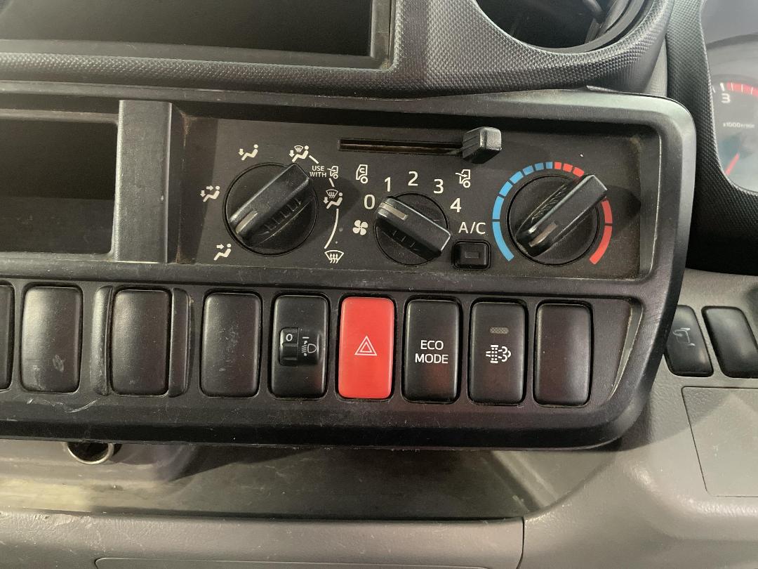 Photo '25' of Toyota Dyna Photo '25' of Toyota Dyna