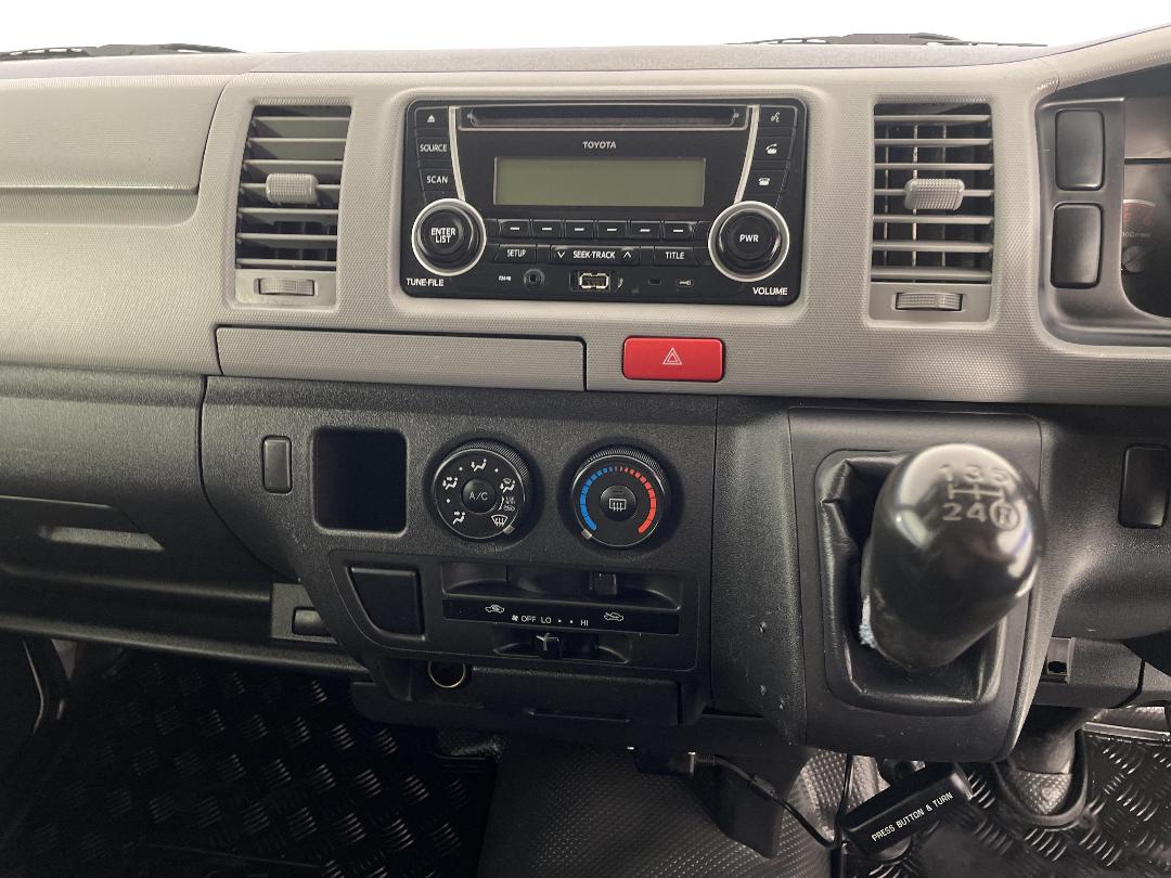 Photo '18' of Toyota Hiace Photo '18' of Toyota Hiace