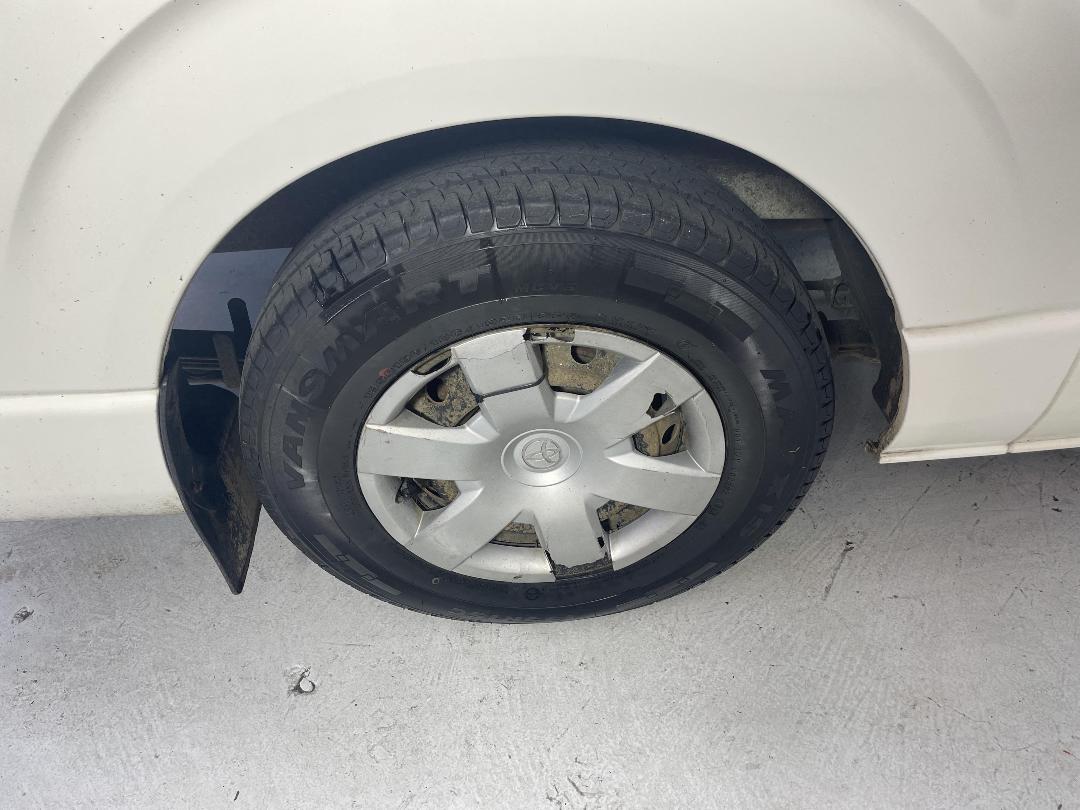 Photo '12' of Toyota Hiace