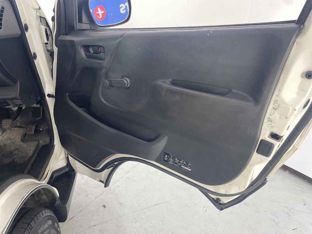 Photo '15' of Toyota Hiace