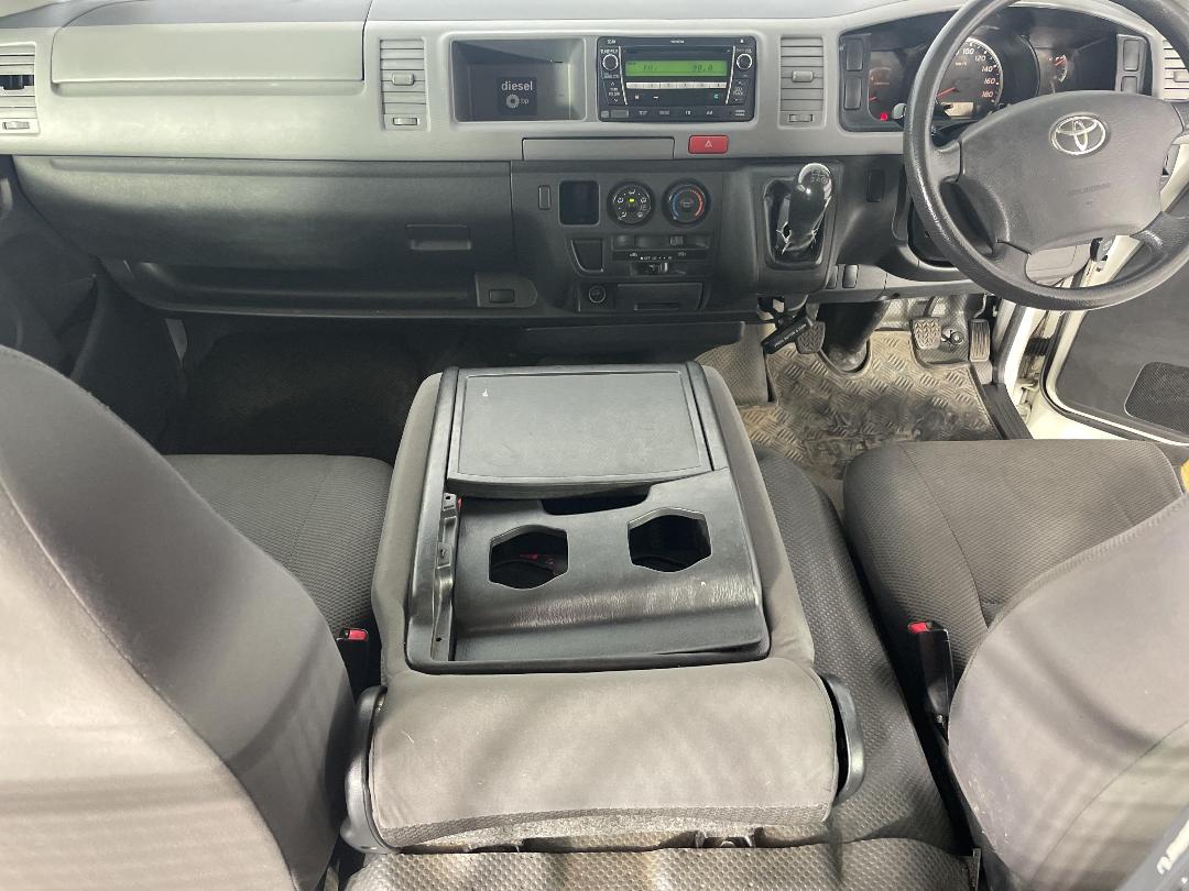 Photo '17' of Toyota Hiace