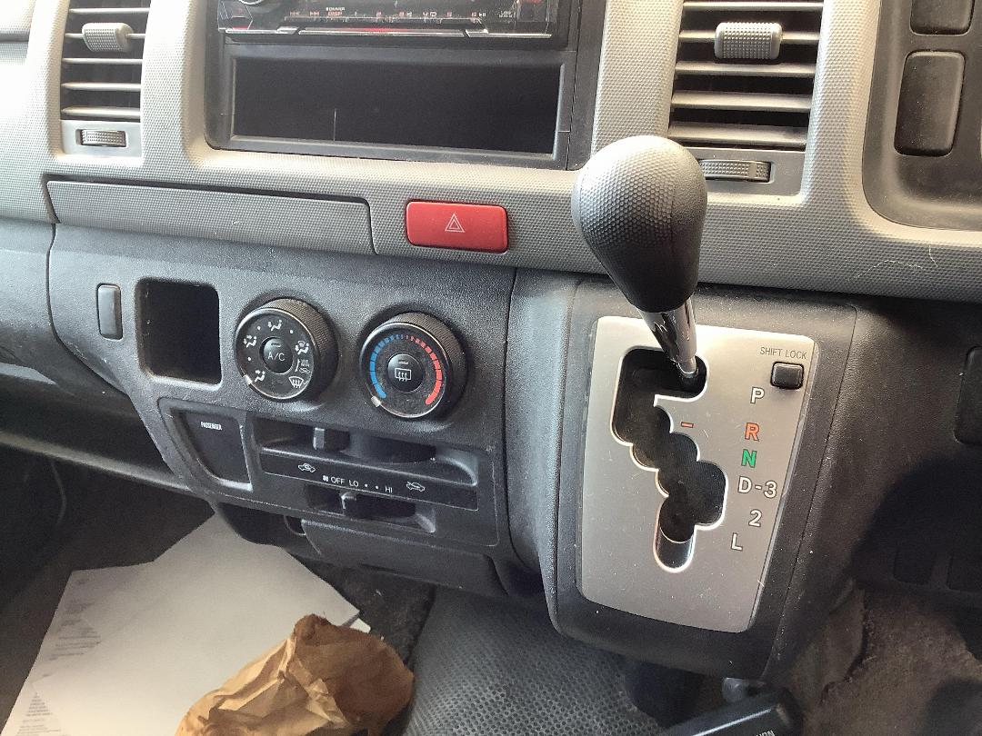 Photo '13' of Toyota Hiace Photo '13' of Toyota Hiace