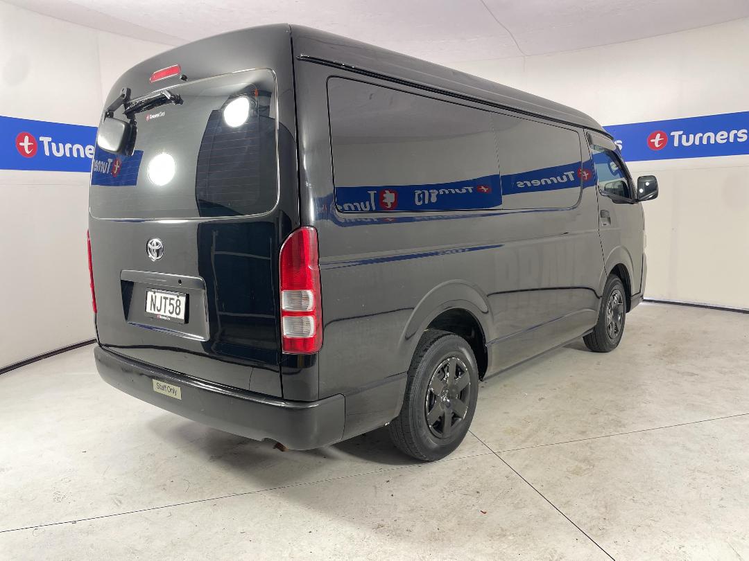 Photo '7' of Toyota Hiace