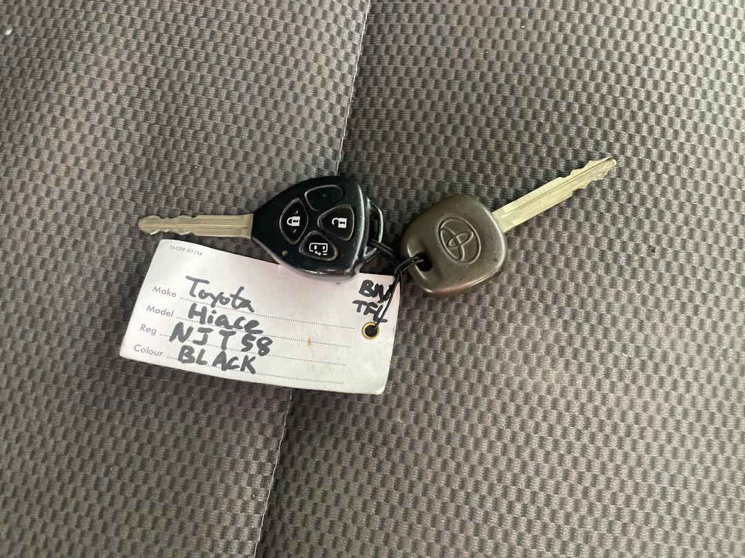 Photo '21' of Toyota Hiace