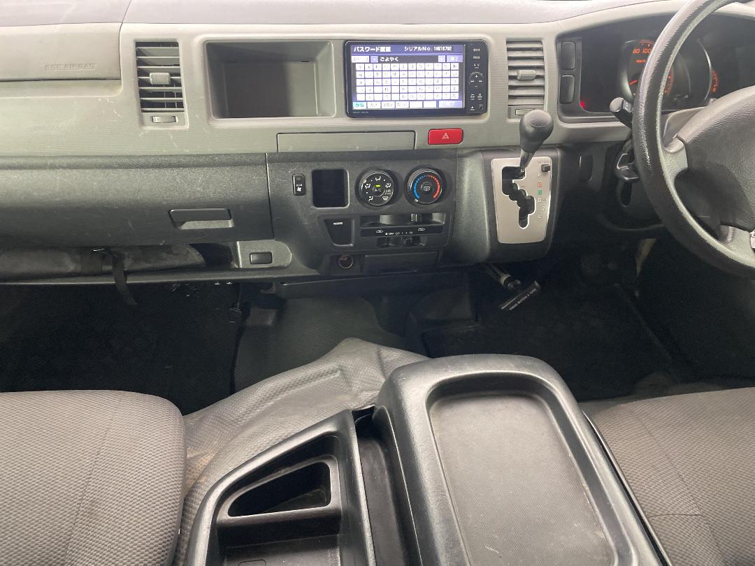 Photo '18' of Toyota Hiace
