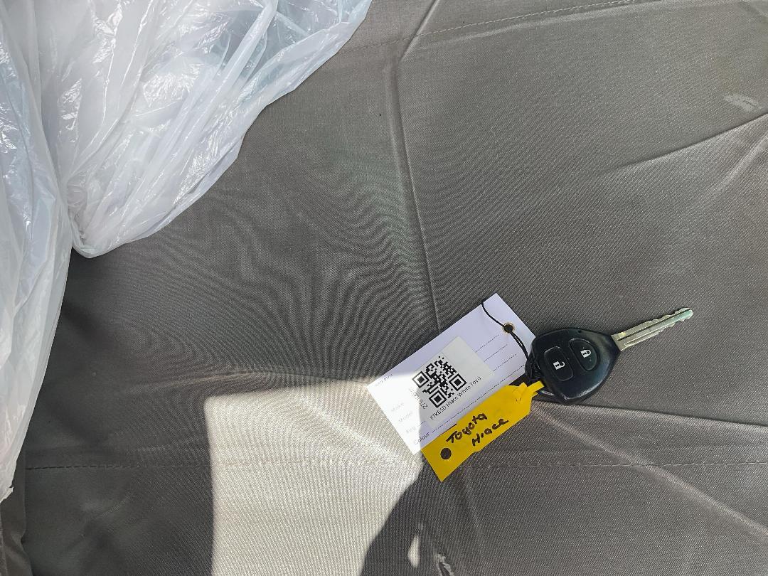 Photo '18' of Toyota Hiace T ZL