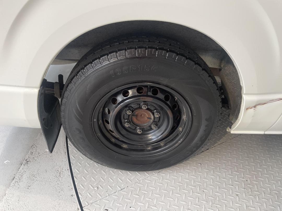 Photo '12' of Toyota Hiace