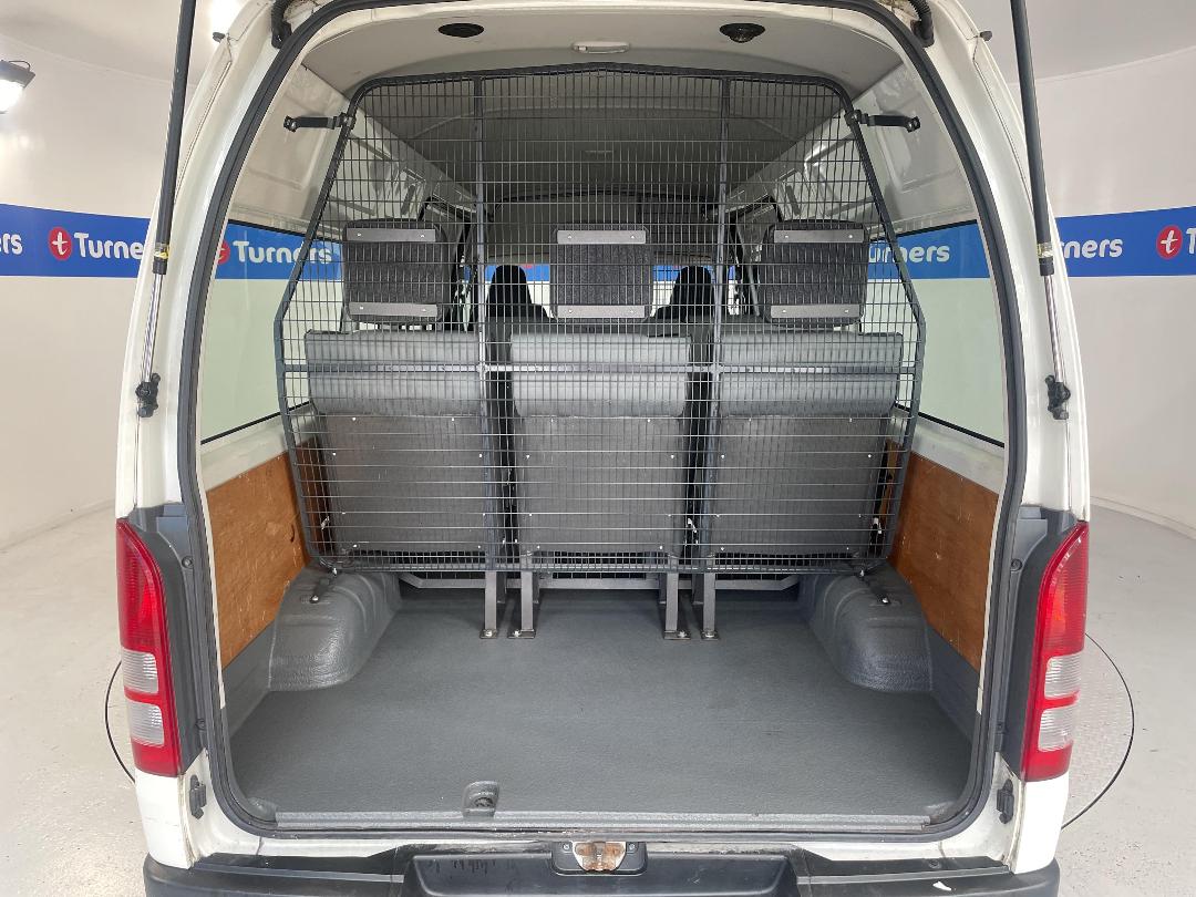 Photo '14' of Toyota Hiace