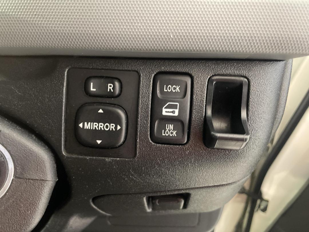 Photo '23' of Toyota Hiace