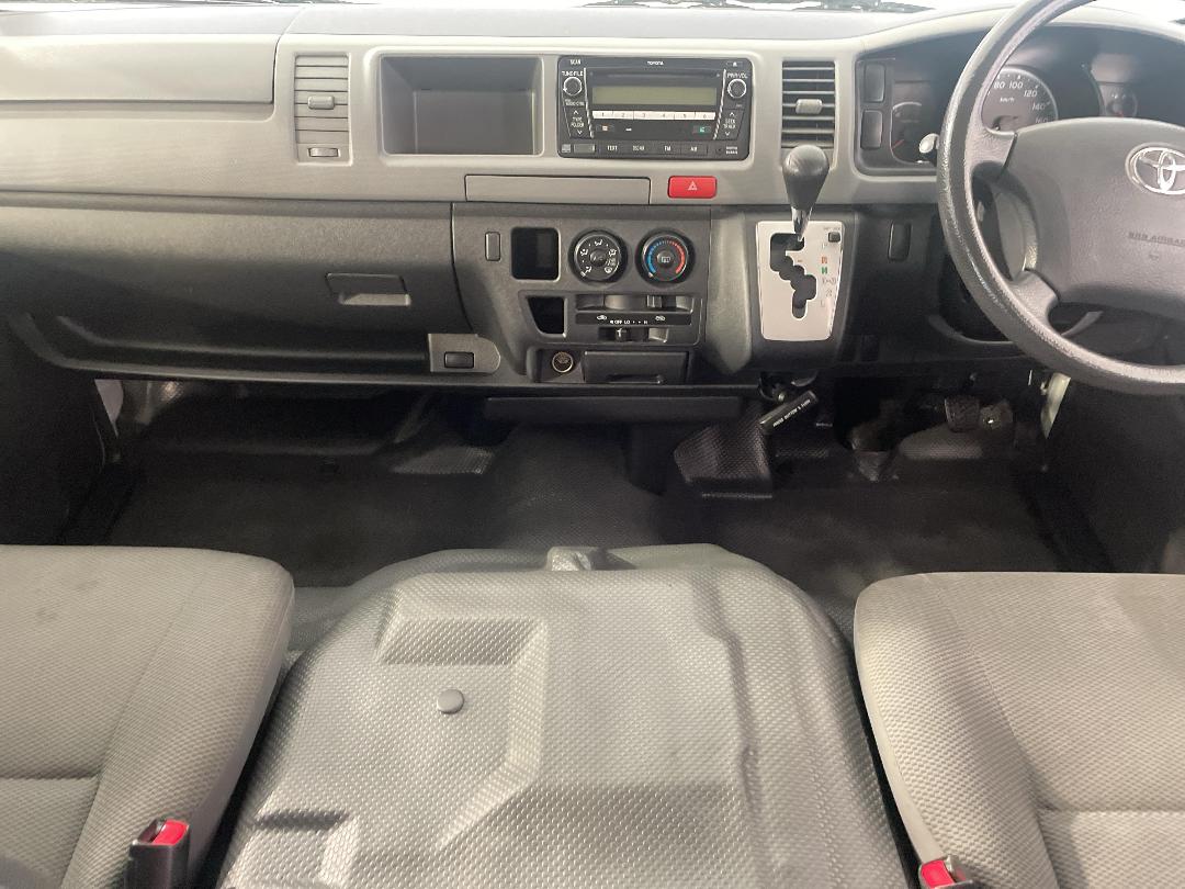 Photo '18' of Toyota Hiace