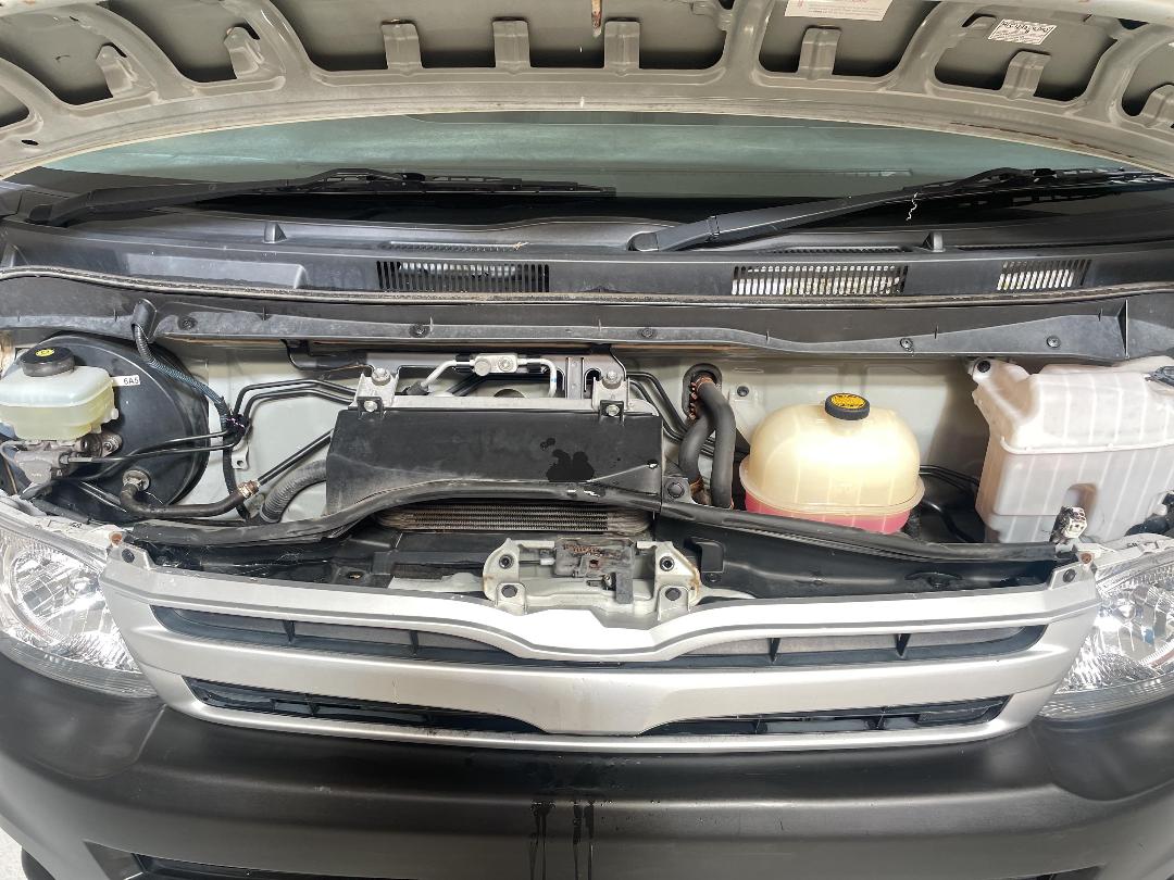 Photo '13' of Toyota Hiace