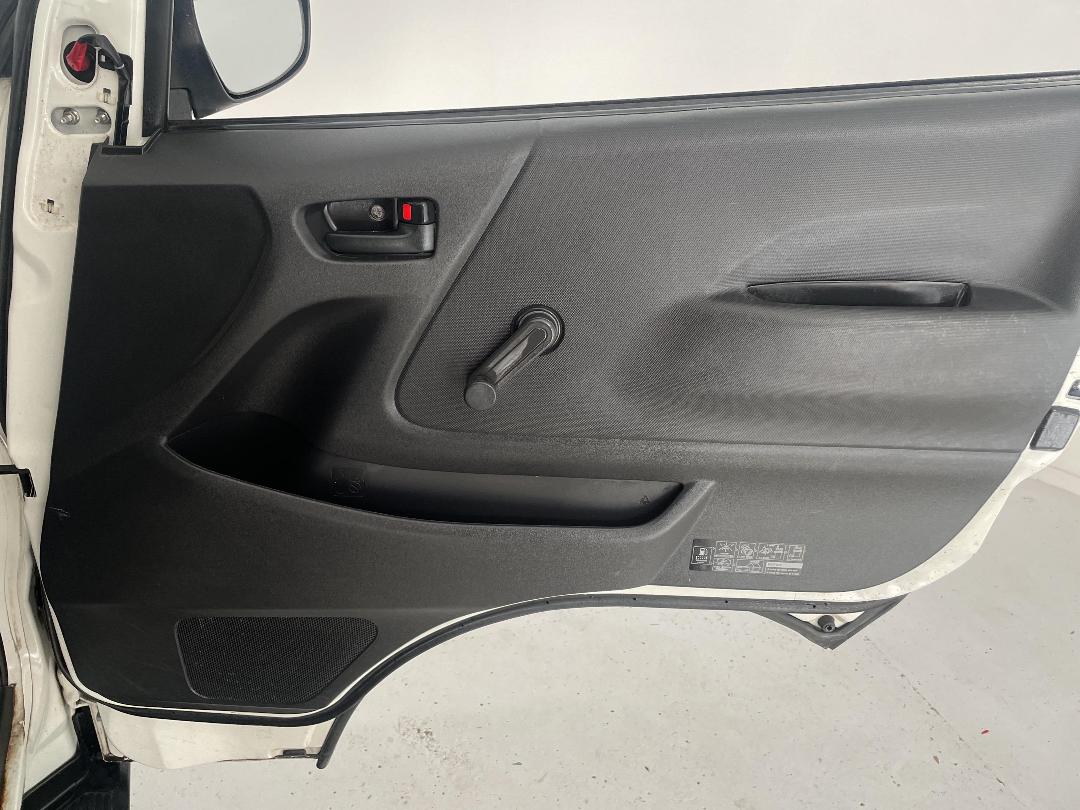 Photo '15' of Toyota Hiace