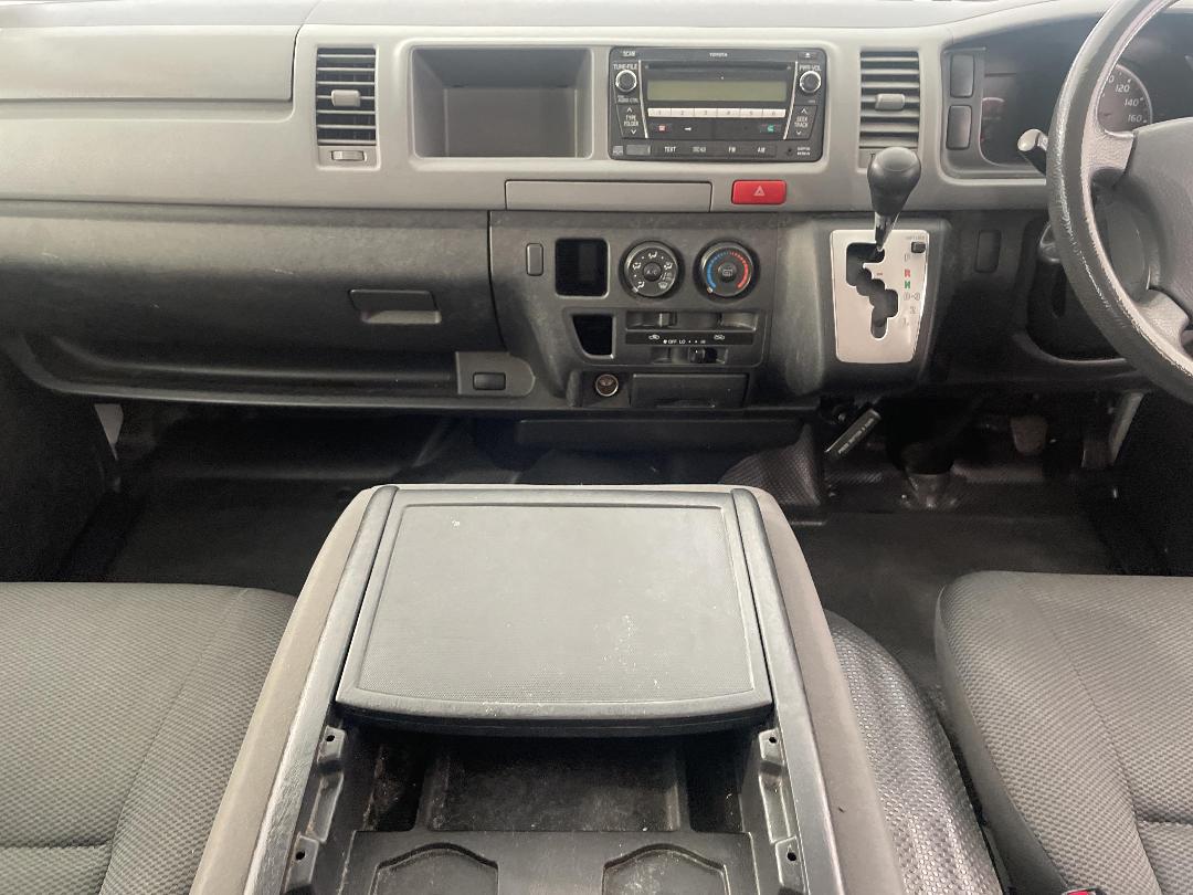 Photo '18' of Toyota Hiace