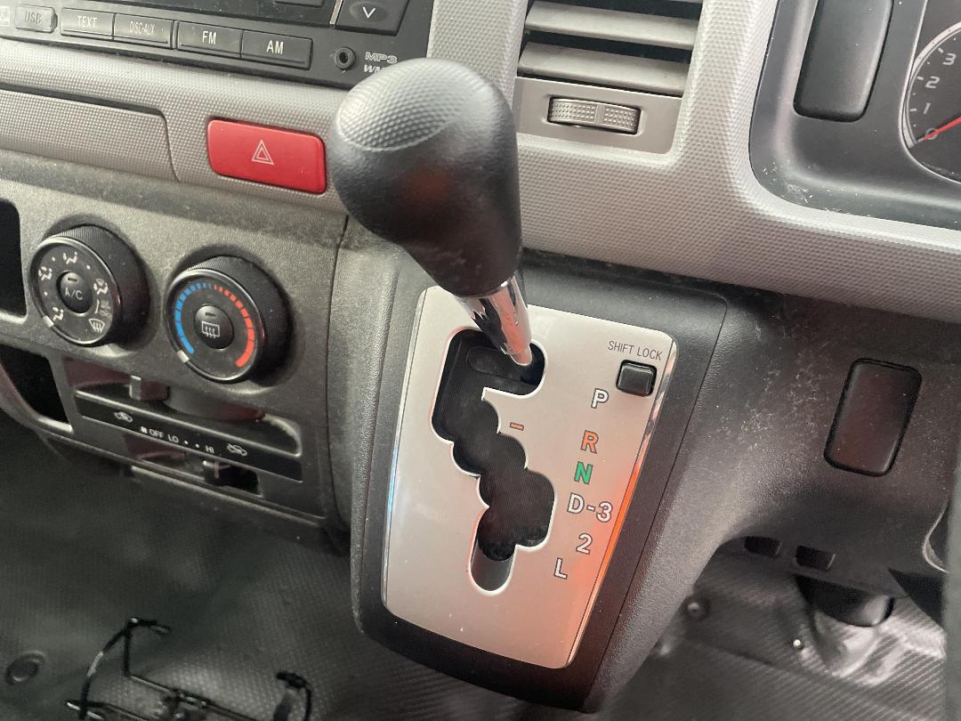 Photo '27' of Toyota Hiace