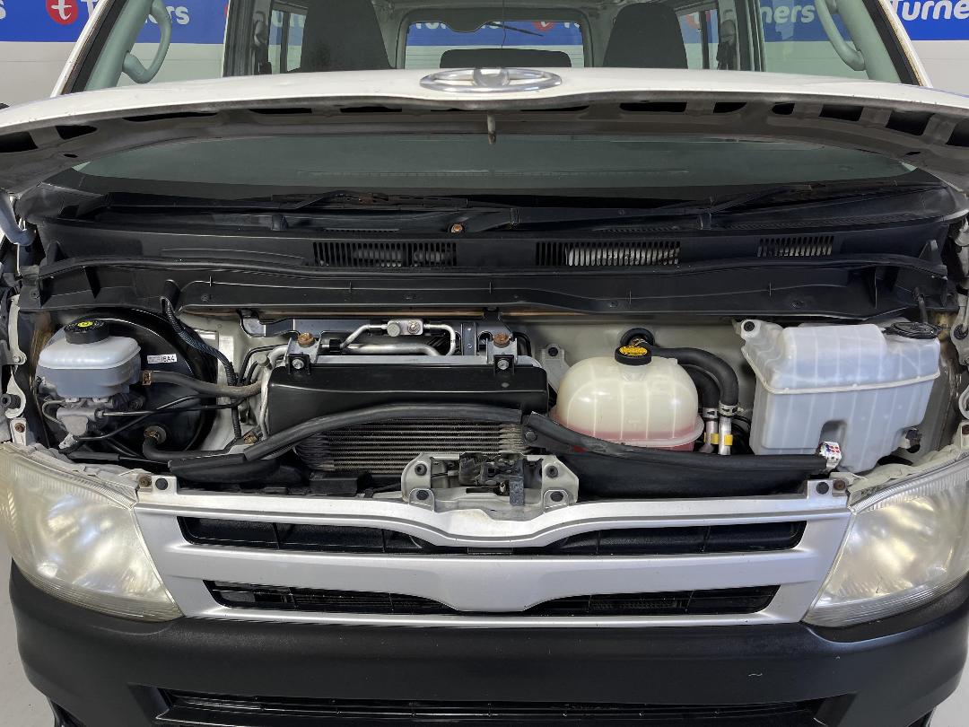 Photo '13' of Toyota Hiace Photo '13' of Toyota Hiace