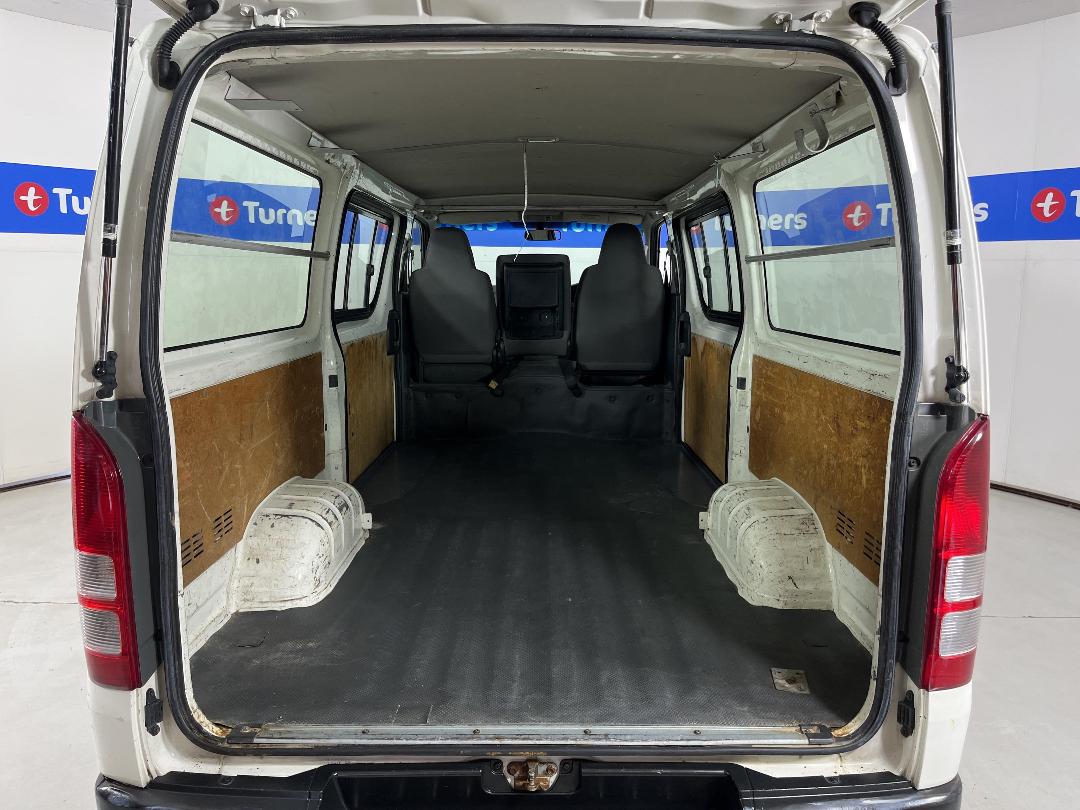 Photo '14' of Toyota Hiace Photo '14' of Toyota Hiace