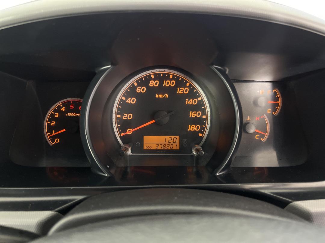 Photo '21' of Toyota Hiace Photo '21' of Toyota Hiace