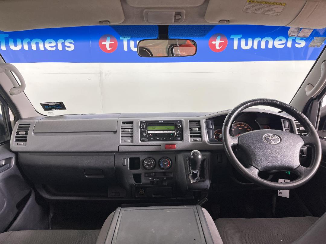 Photo '17' of Toyota Hiace Photo '17' of Toyota Hiace