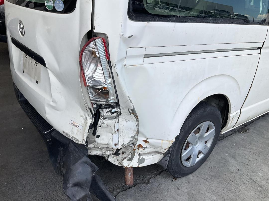 Photo '15' of Toyota Hiace Photo '15' of Toyota Hiace