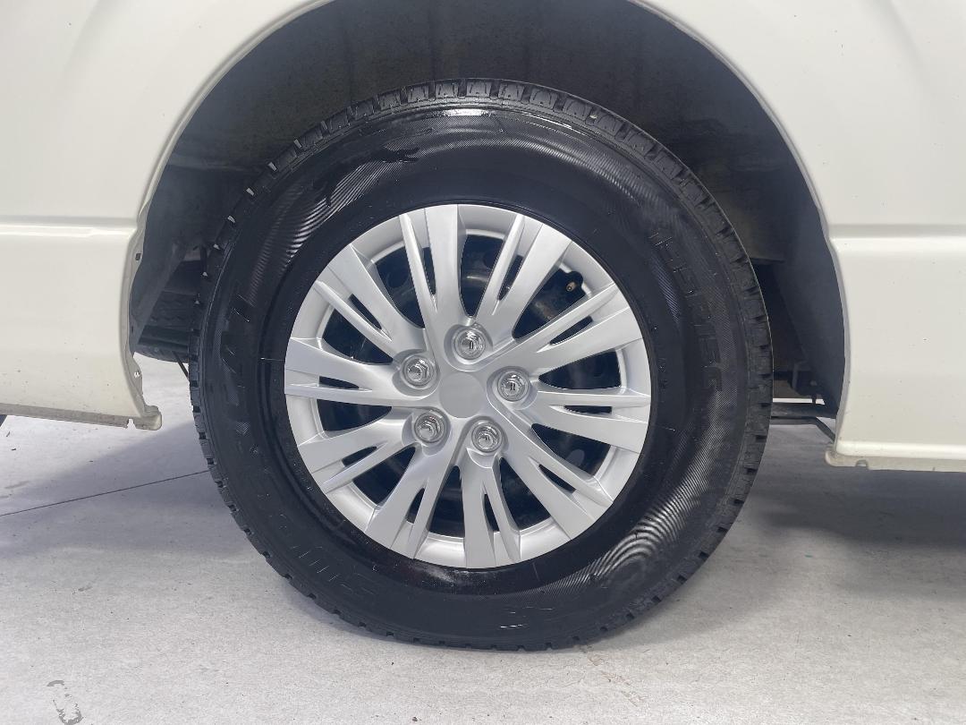 Photo '12' of Toyota Hiace