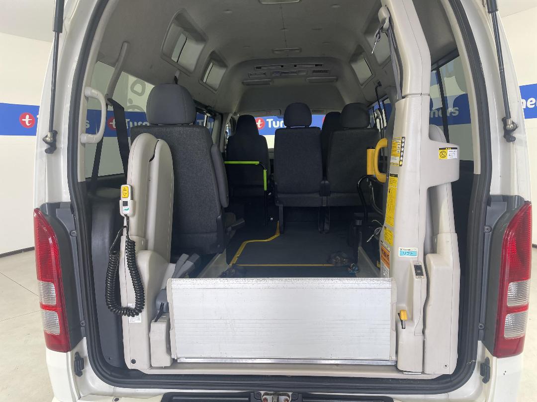 Photo '14' of Toyota Hiace