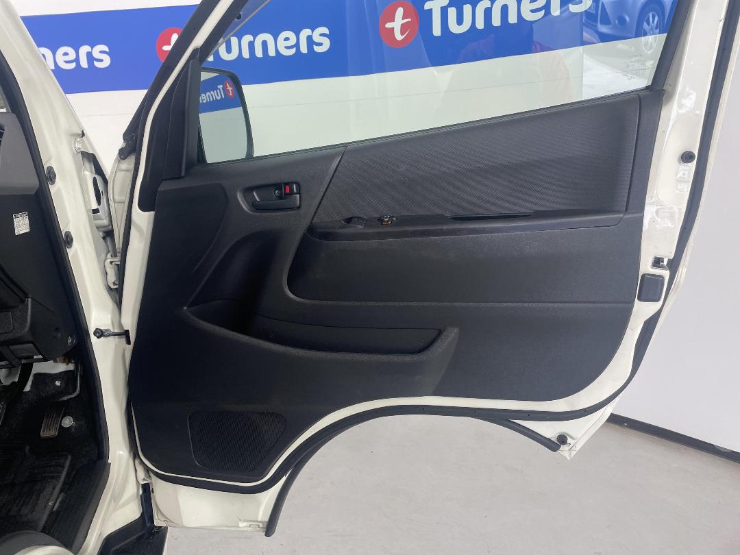 Photo '15' of Toyota Hiace