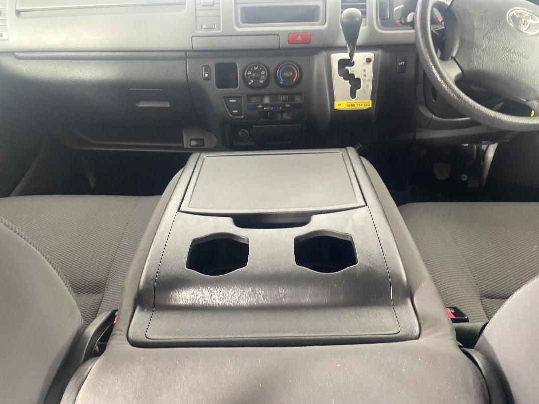 Photo '18' of Toyota Hiace