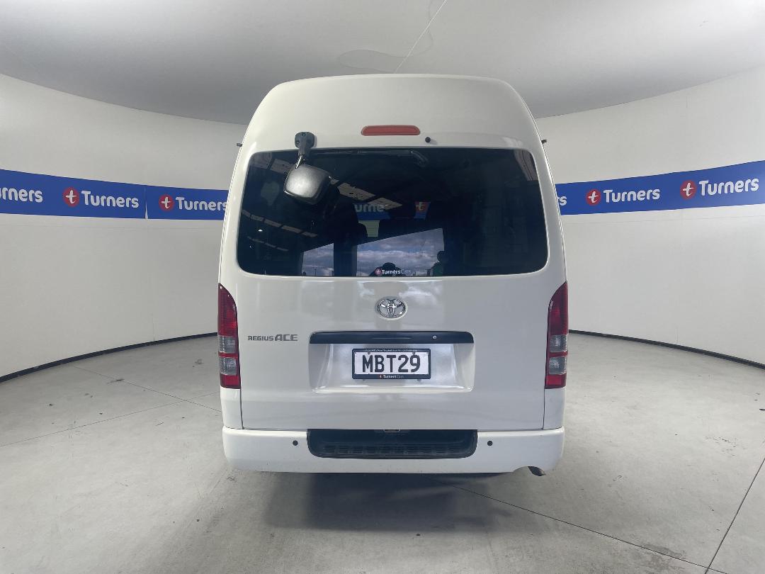 Photo '6' of Toyota Hiace