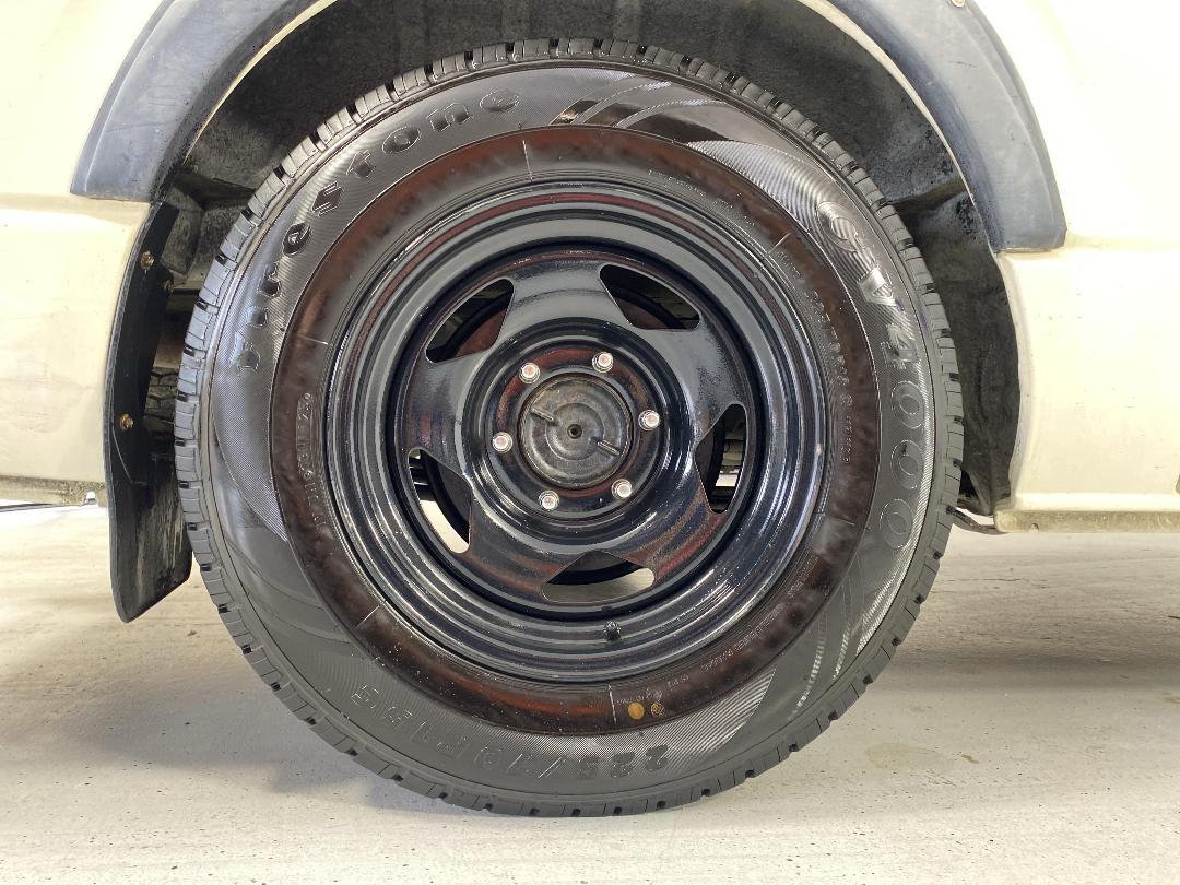 Photo '12' of Toyota Hiace