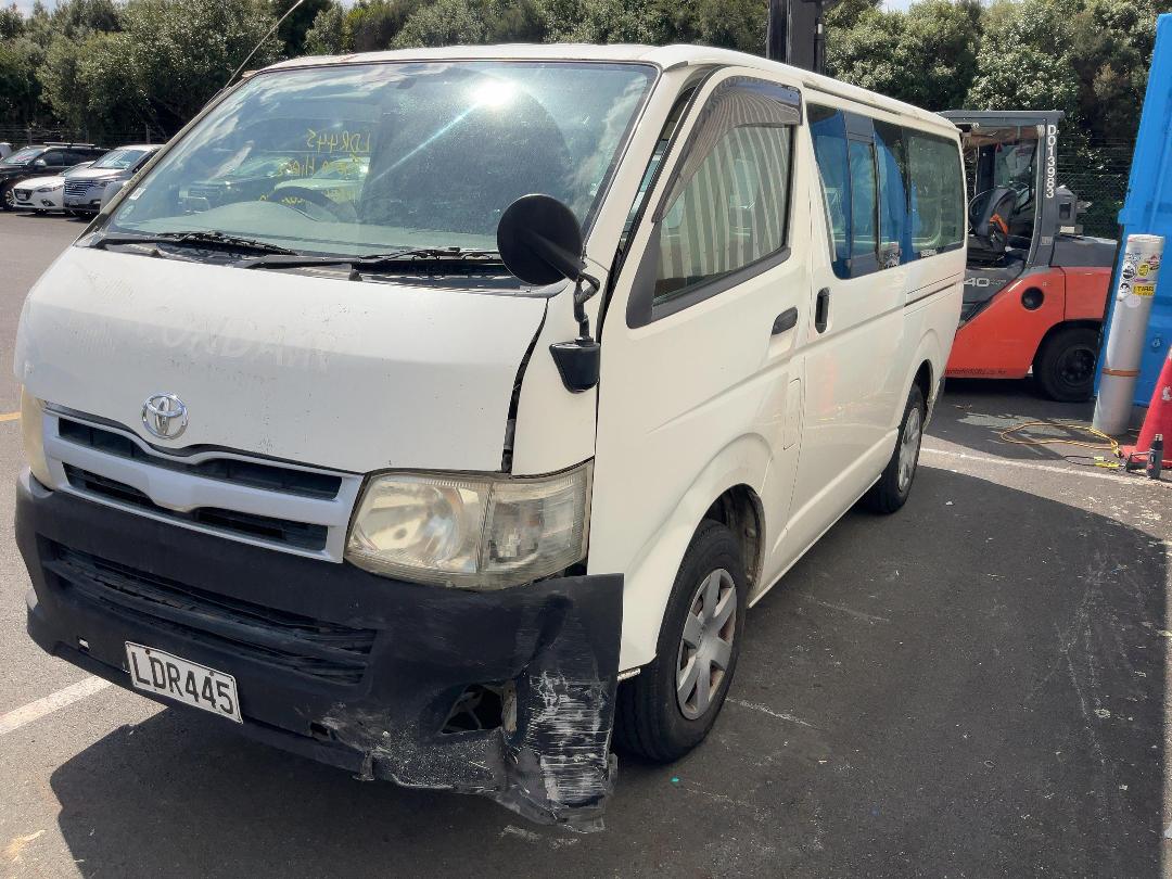 Photo '2' of Toyota Hiace