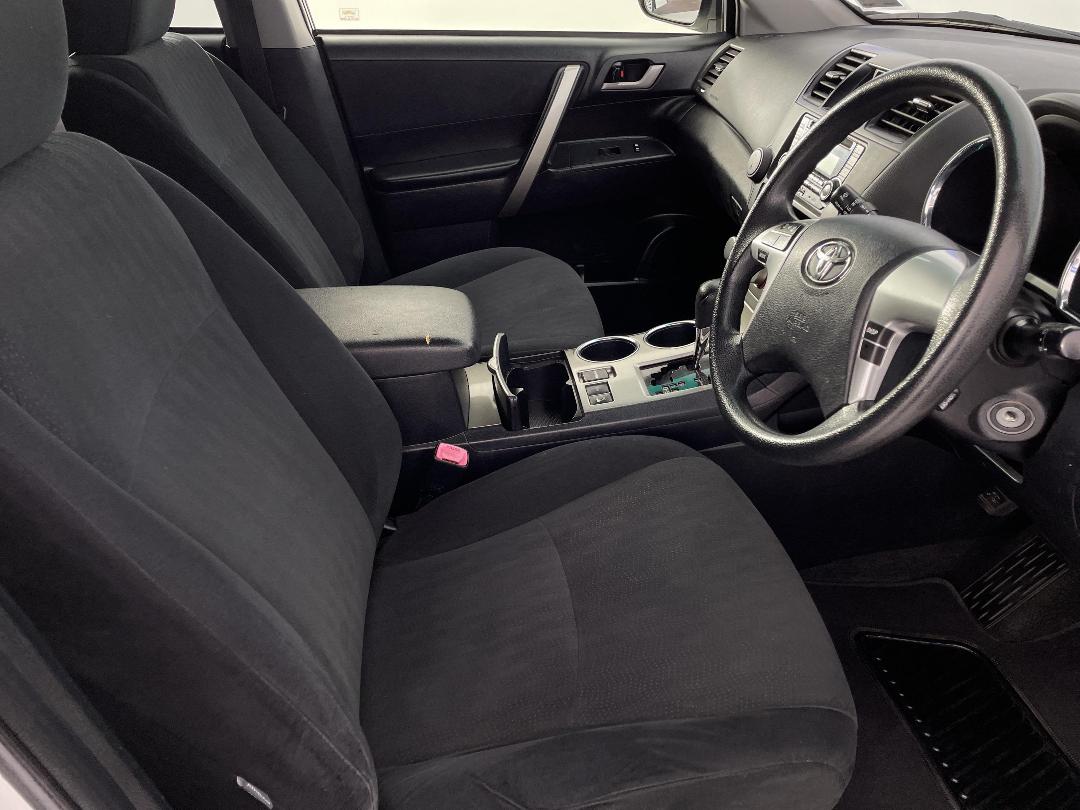 Photo '16' of Toyota Highlander Photo '16' of Toyota Highlander