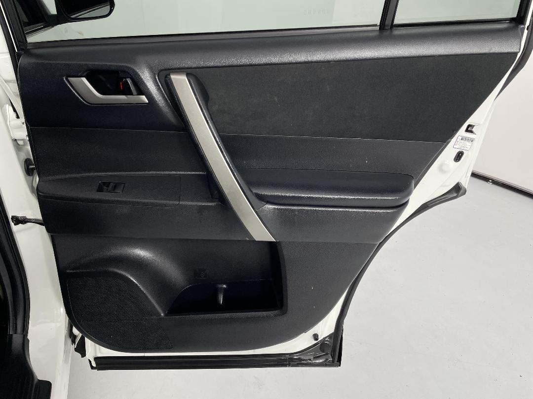 Photo '19' of Toyota Highlander Photo '19' of Toyota Highlander