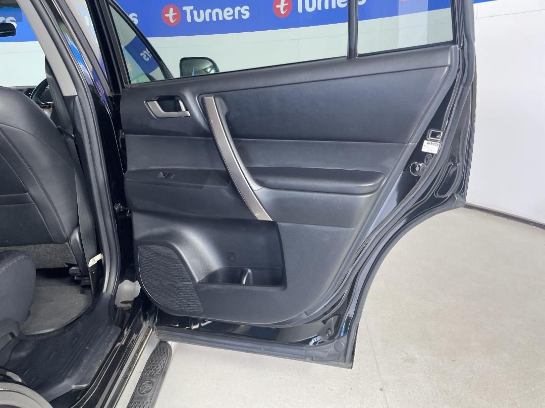 Photo '19' of Toyota Highlander