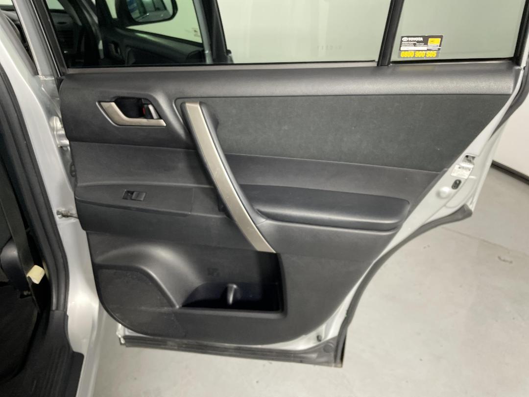 Photo '19' of Toyota Highlander